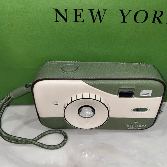 Kate Spade Camera Wristlet NWT - Picture 9 of 11